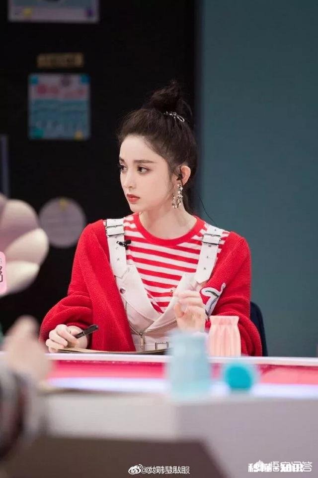 后脑勺扁平的女孩子怎么梳出漂亮的马尾或者小辫子