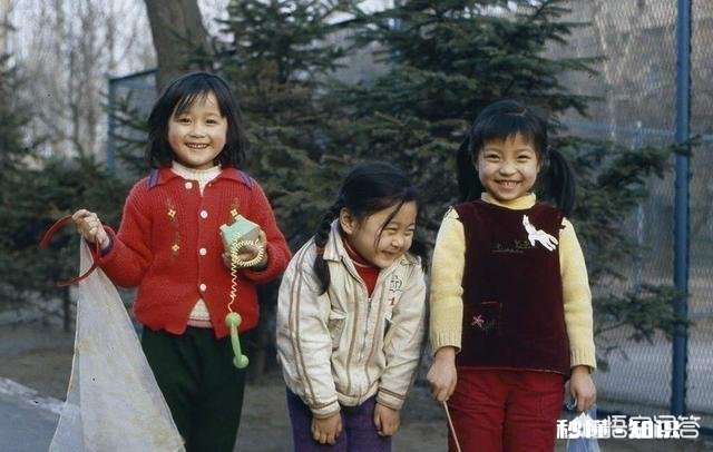 武汉和南京两座长江边上的城市,风格和地方语言有何相同和不同点