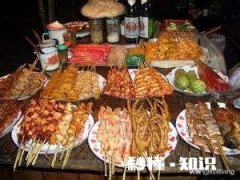 为什么大家吃烧烤时都喜欢喝啤酒