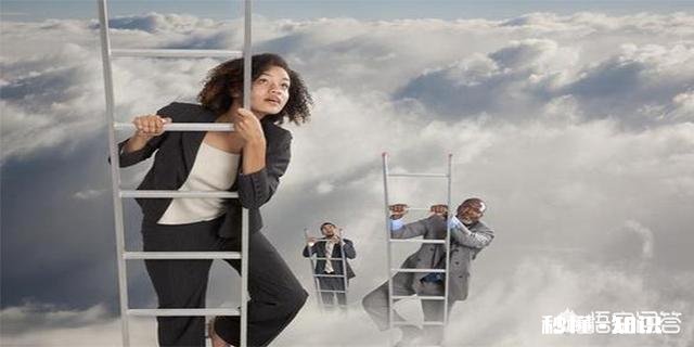 如果下班了领导和别的同事都不走,你怎么办