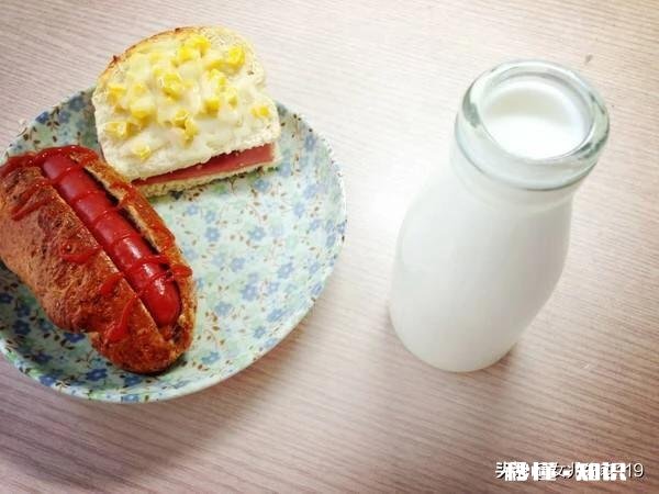 学生想要早餐吃得好有营养，要吃什么