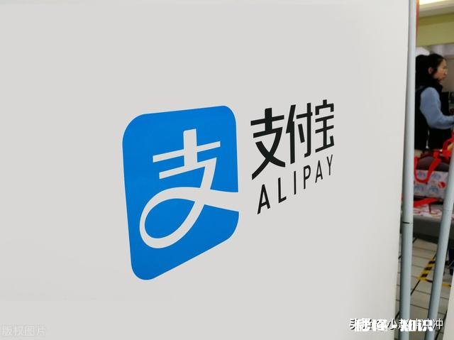 现金放在身上总感觉不如放在微信，这个社会到底怎么了