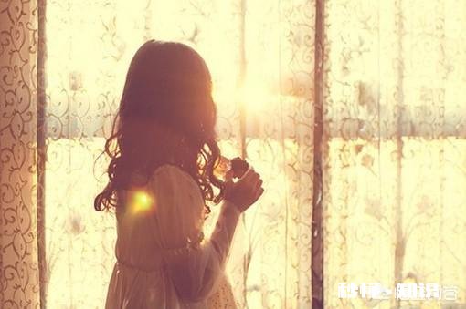 心中的那个人值得被我们一直等待吗还是选择放弃重新开始