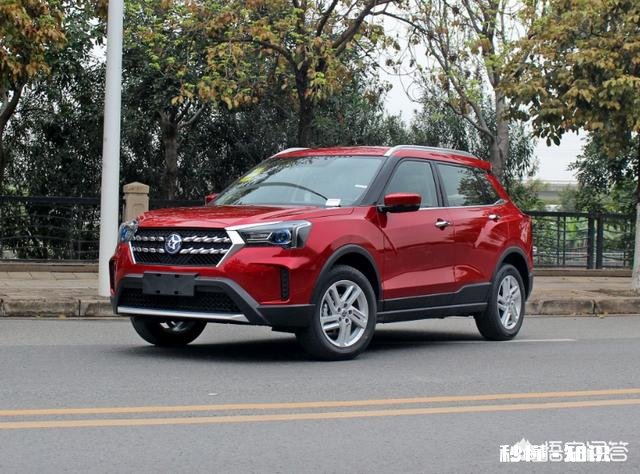 普通老百姓家里购买10万左右轿车或SUV哪一款车型比较合适，丘陵地带