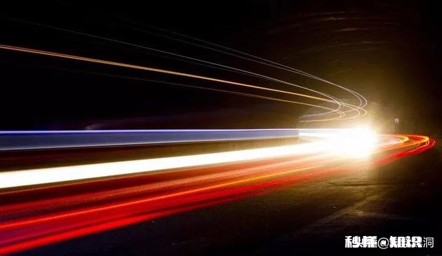 当两个物体各自以1/2光速运动，朝对方移动，是否可以认为这两个物体在以光速接近