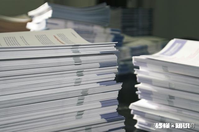 高中收取考试费、资料费，一次上千元，不开发票也不开收据合理吗为什么