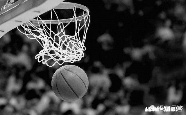 勒布朗詹姆斯现在的水平带湖人，跟科比相同年龄带湖人比谁强谁弱