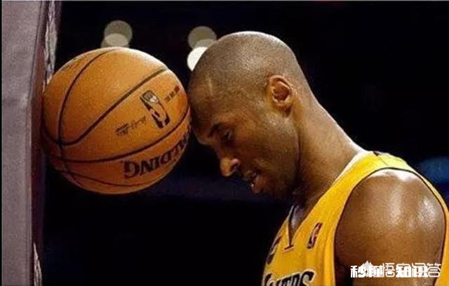 勒布朗詹姆斯现在的水平带湖人，跟科比相同年龄带湖人比谁强谁弱