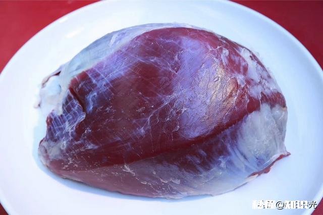 冬季，你喜欢吃火锅涮新鲜牦牛肉，还是喜欢吃卤牦牛肉为什么