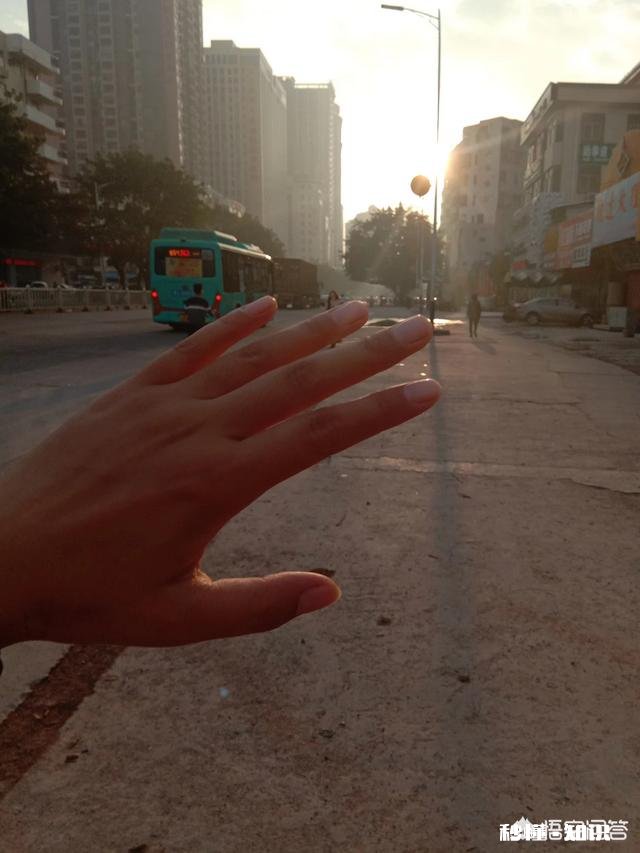 城市留住了我们的青春，能留住我们回家的脚步吗