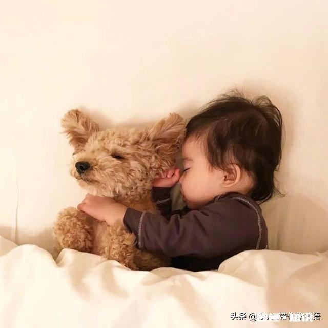 让三岁的小孩看英文动画片，会对孩子的语言启蒙产生问题吗