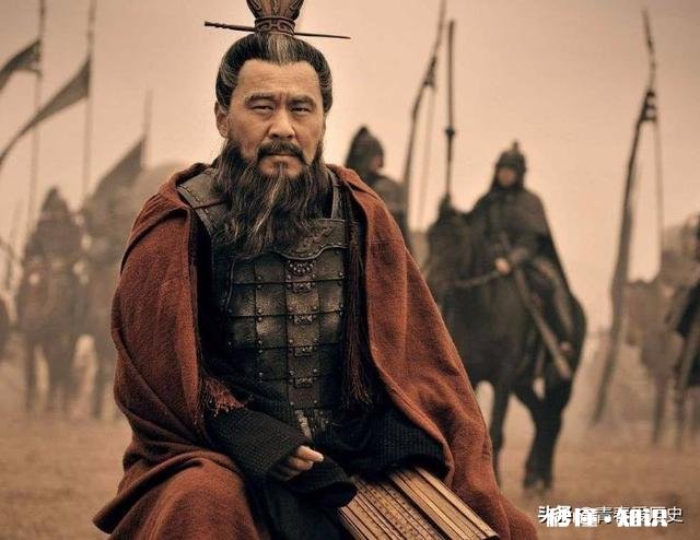 曹操煮酒论英雄“今天下英雄，惟使君与操耳”，刘备为何大惊失色