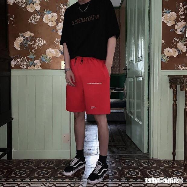 vans鞋子怎么搭配衣服