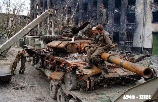 俄乌冲突中，为什么感觉没有任何一个国家支援俄罗斯武器
