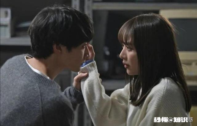 介意男友和前任有联系，怎么办