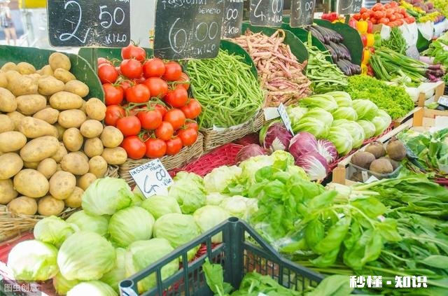 想做小镇的生鲜配送，前景如何需要自己建立仓储库房压货吗