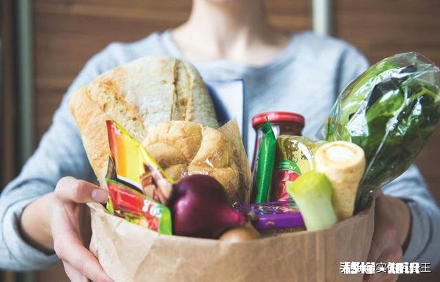 想做小镇的生鲜配送，前景如何需要自己建立仓储库房压货吗