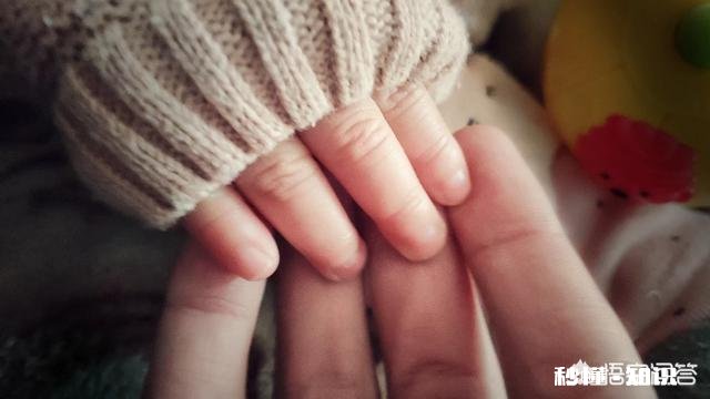 当孩子感到被冷落时家长该怎么办