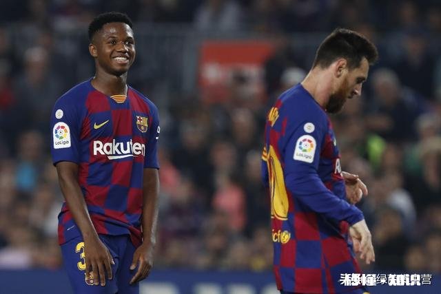 特劳雷2020年已50次联赛过人，是英超第一人！他比登贝莱、法蒂强吗