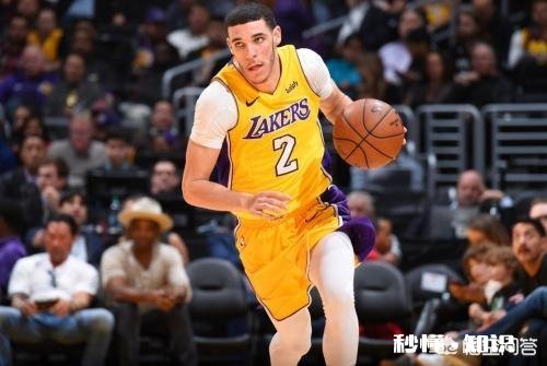 英格拉姆和库兹马球哥以后续约都要2000万美元以上，你觉得湖人该留谁