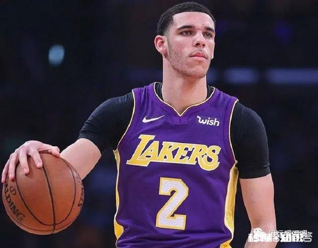 英格拉姆和库兹马球哥以后续约都要2000万美元以上，你觉得湖人该留谁