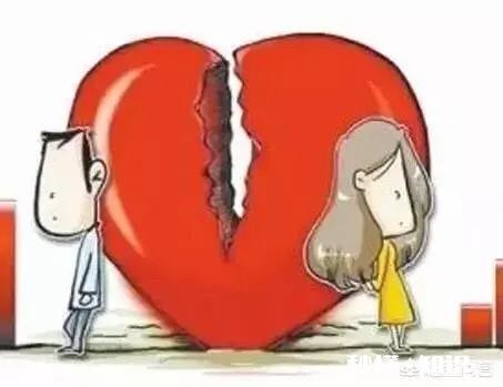 故事：女朋友要求在她的城市全款买一套房，再给彩礼36万，抛弃母亲和她结婚，怎么办