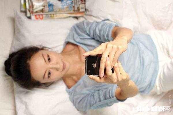 在跟你对象说晚安后，你还在玩什么