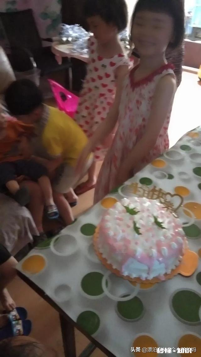 小孩是跟父母在外地读书好还是在老家读书好