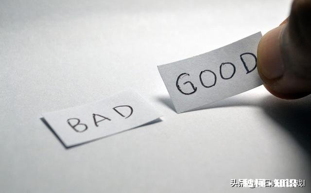 想给孩子买套餐具，哪种的好