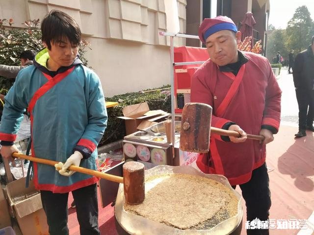 上联:夜不能寐辗转反侧，下联怎么对