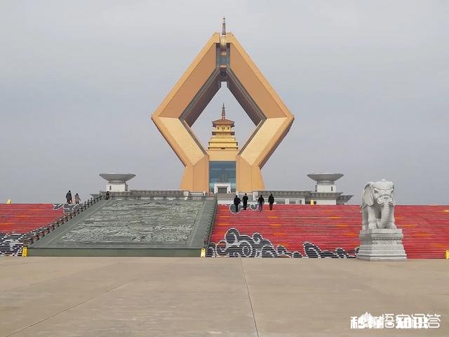 特别好的朋友找你借钱，借钱原因是他要帮他要好的朋友还高利贷，换做是你会不会借