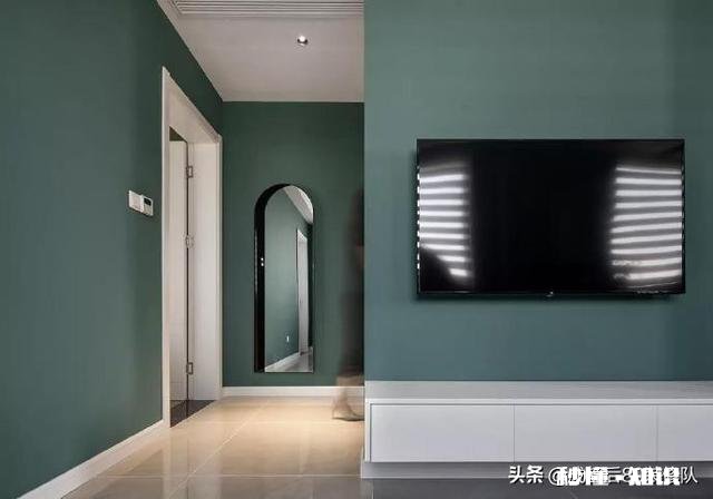 地面有一点不平铺地板怎么办