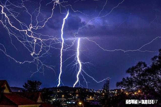 云层里面，真的有雷公电母吗