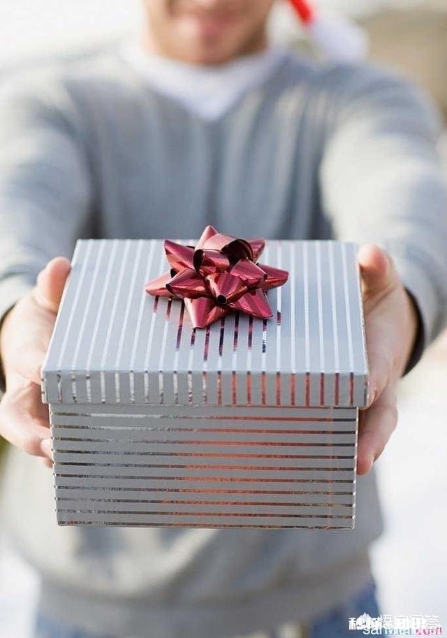 刚毕业没有多少积蓄，朋友结婚该给大的红包嘛