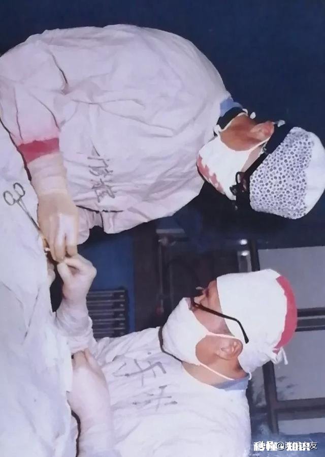 北医或者协和,本硕博毕业的去郑大一附院工作难度大吗