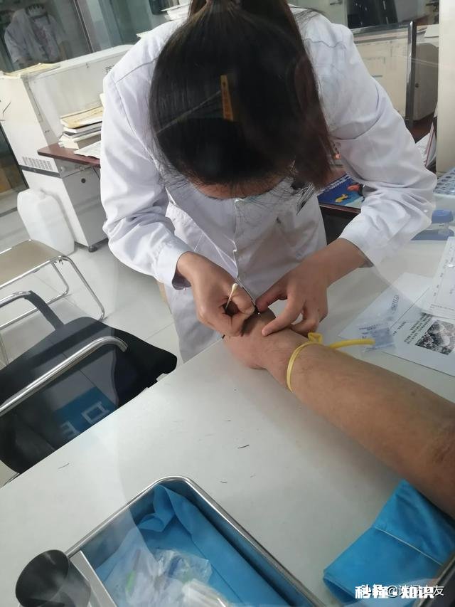 北医或者协和,本硕博毕业的去郑大一附院工作难度大吗