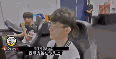 3月11日，FAKER换发型了，却被广大水友嘲笑真的变瓜皮了，你怎么看