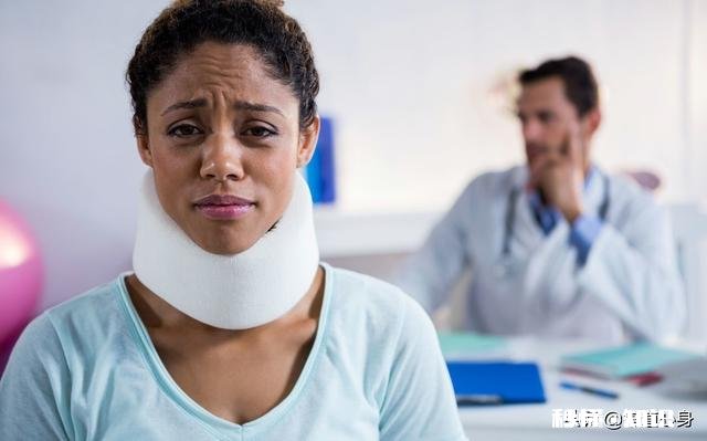 一抬头全身麻痹要不要紧