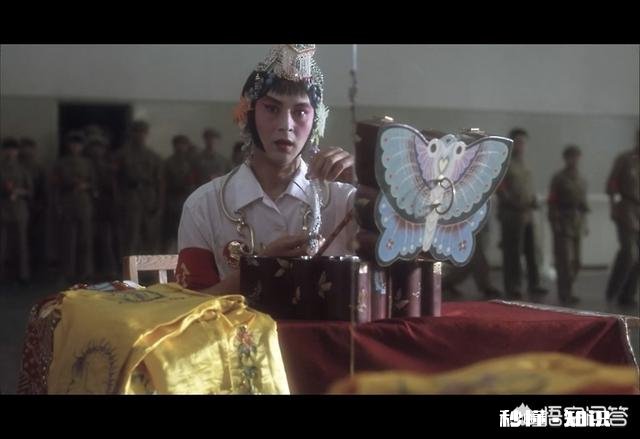 电影《霸王别姬》程蝶衣收养的小四，是什么原因让他变的那么恩将仇报