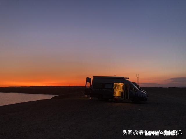 独自一个人出游的话，你会选择房车还是床车还是徒步露营