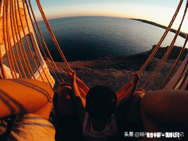 独自一个人出游的话，你会选择房车还是床车还是徒步露营