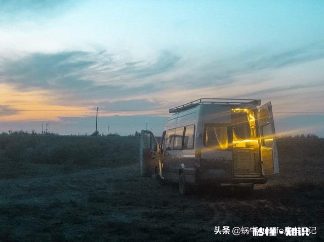 独自一个人出游的话，你会选择房车还是床车还是徒步露营