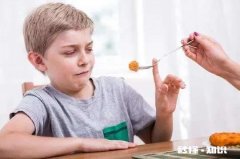 孩子挑食，不吃蔬菜，吃了蔬菜还反胃，怎么办