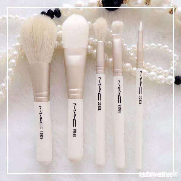 有什么好用的粉底刷推荐