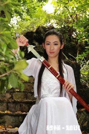 如何以“你己经杀了我整个狐族，还要我怎么样”写一遍古风虐文