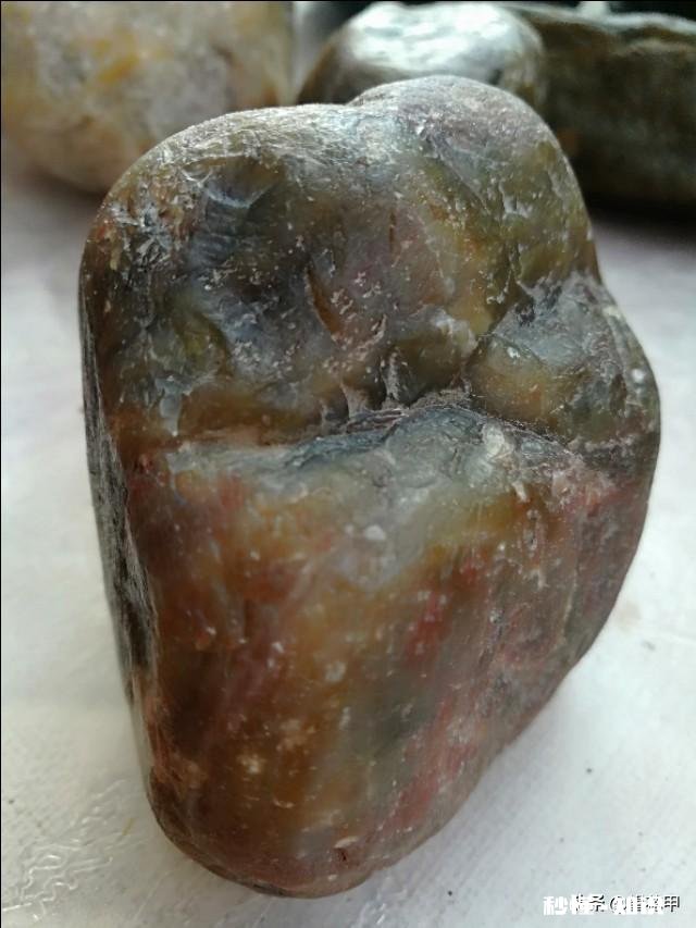 这个石头的字是天然还是人工