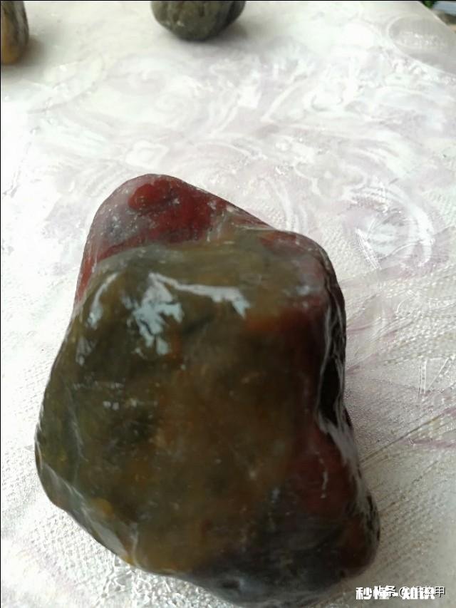 这个石头的字是天然还是人工