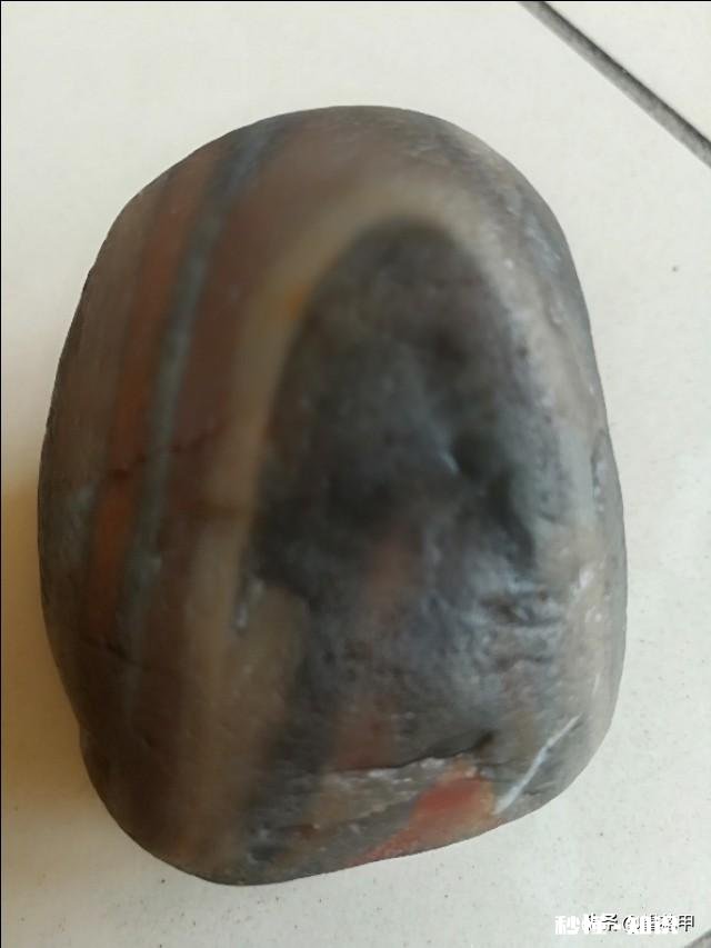 这个石头的字是天然还是人工