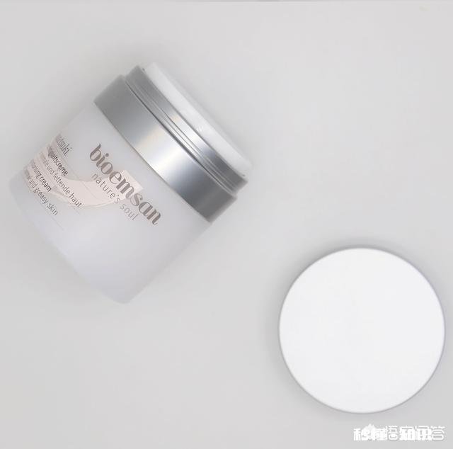 脸上有斑点，适合用什么遮住