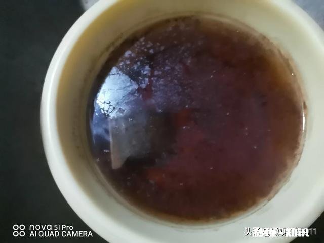 花椒水泡脚为何发痒